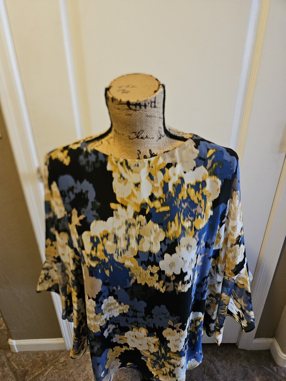 NWT ☆ Kasper Top/Blouse, Size Large Petite, Brand NEW!